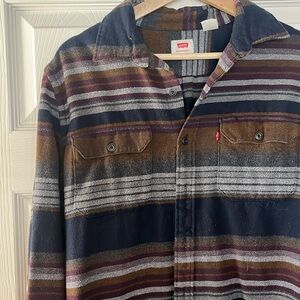 Levi Strauss long sleeve men’s Aztec button down